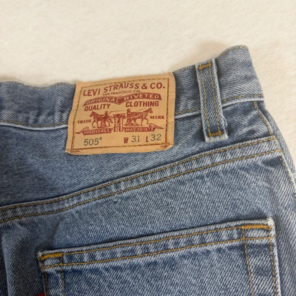 Levi Strauss 505 Regular Fit Straight Leg Jeans Mens 31x32 Medium Wash Blue 8333